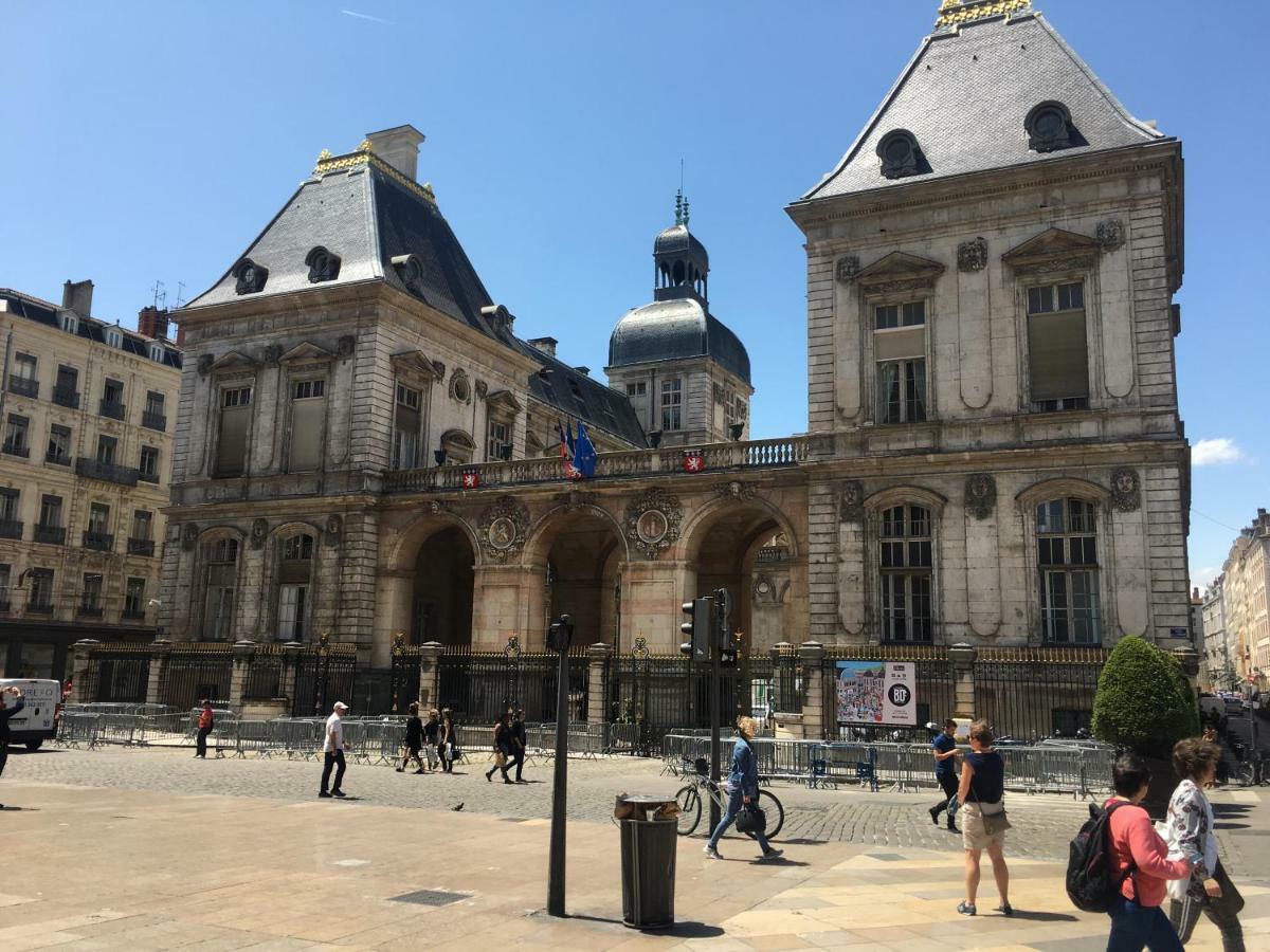 Le Calme De L'Opera. Appartement Lyon Buitenkant foto